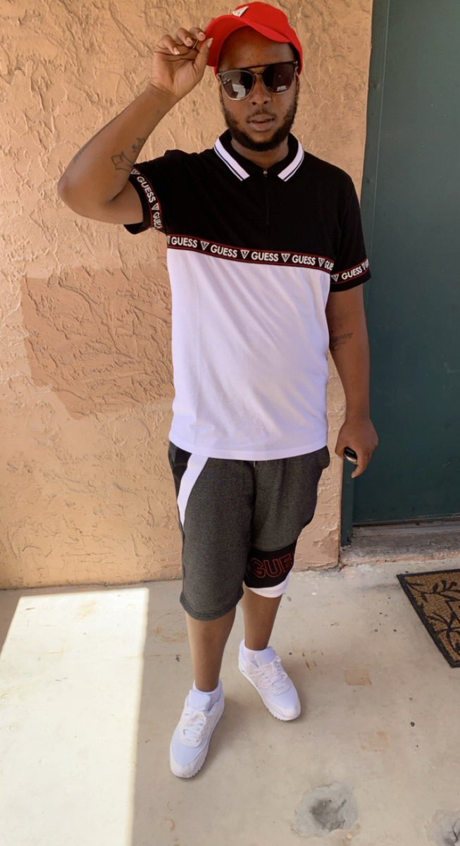 flealon's tweet image. Would You Date Me ??