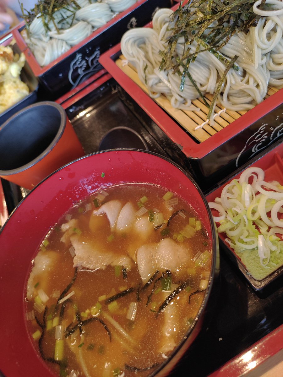 loudking's tweet photo. ひげにんにくと豚肉のつけそば
にんにくと唐辛子の風味もあっさり仕上がってて中々。#TBTY https://t.co/4E77v8PpQ7