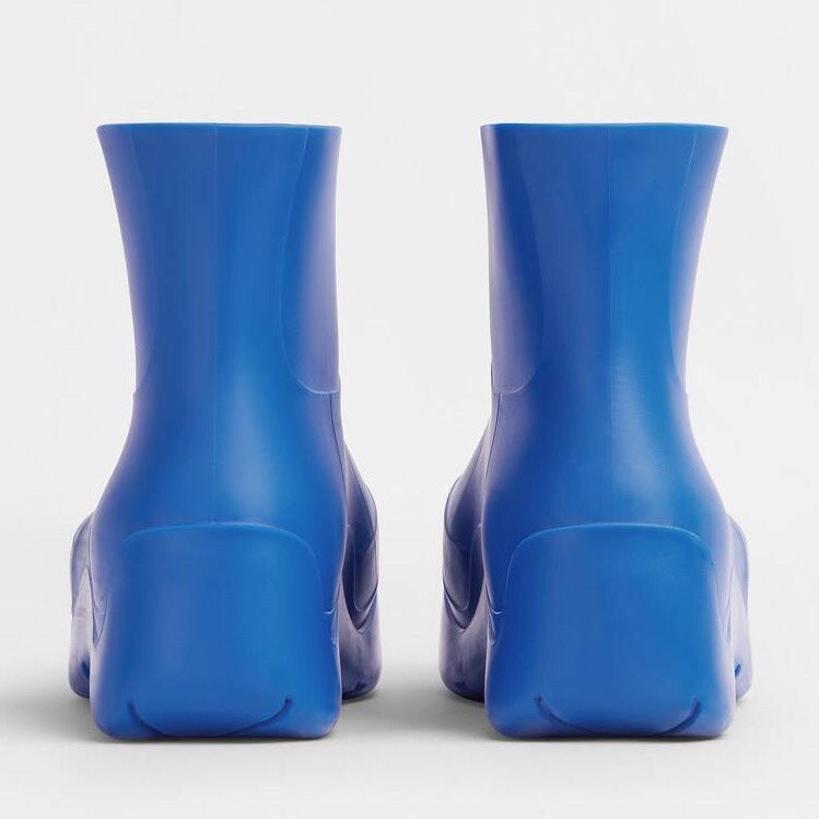 Ssamdi_Style's tweet photo. BOTTEGA VENETA
puddle boots (blue)
—$650

#정기석 #사이먼도미닉  #SimonDominic  #Ssamdi #ssamdifashion #fashion #aomg #darkroom #bottegaveneta https://t.co/jHl5FewerB