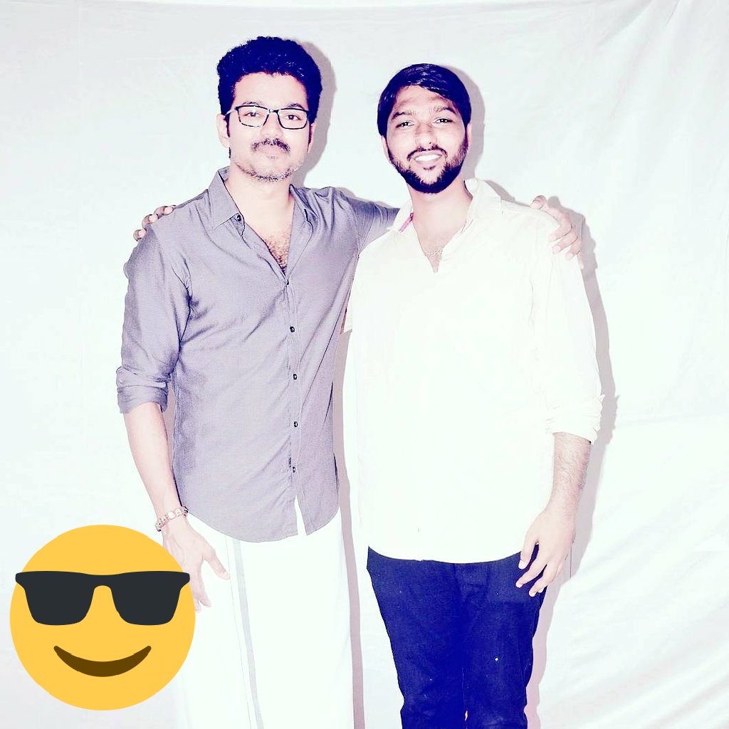 ramk8060's tweet photo. நான் நேசிக்கும் என் உயிர் தலைவா ❤️ நீங்க ஜெய்ச்சிட்டே இருக்கணும் நாங்க கொண்டாடிட்டே இருக்கணும் ❤️ 

நம்ம தோள்மேல கை போட்டும் பேசுவார் அவர் தோள் மேல நம்மளை போடவிட்டும் பேசுவார் ❤️ என்னோட அண்ணன் என்னோட தளபதி ❤️ Love u so much naa ❤️ 

#HBDTHALAPATHYVijay
#Beast https://t.co/doVox8vOmI