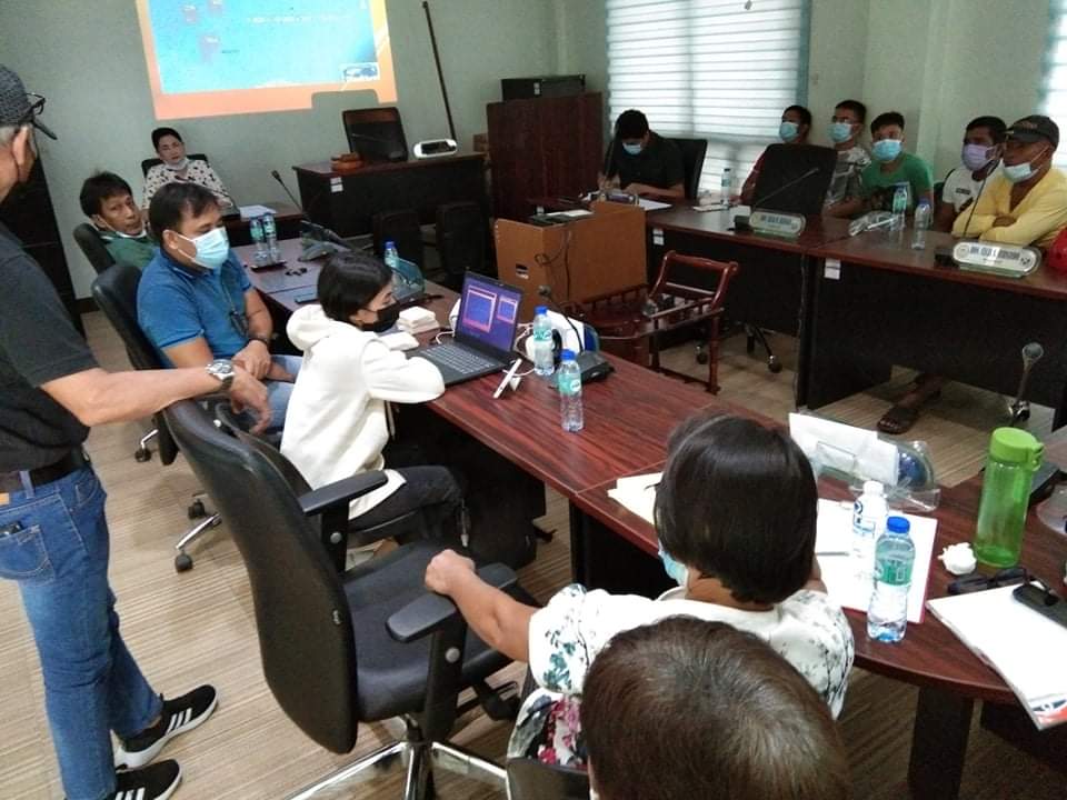 DerekCabe13's tweet image. Cargon Mining Corporation, proponent of marine aggregates offshore quarrying in Manila Bay held a meeting with the fishers of Limay, Bataan today June 22, 2021. The company is lobbying for the urgent approval its permit and ECC. #Notoquarrying #NotoManilabayreclamation4business