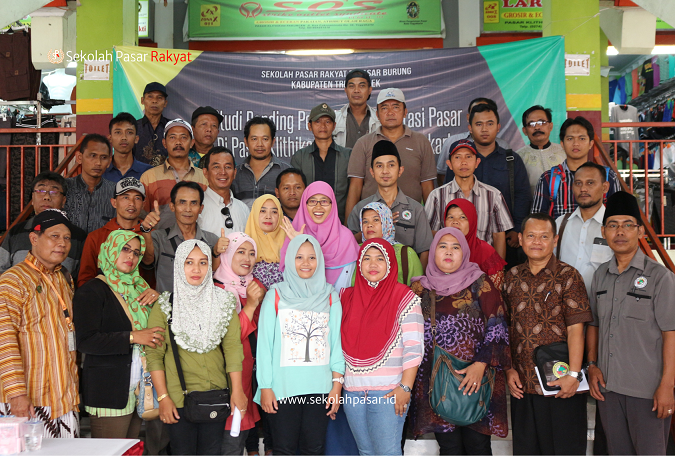 Kelas Pasar 4 Sekolah Pasar Burung

Koperasi Jatayu Abadi Sejahtera (koperasi di Pasar Burung) diajak untuk studi lapang dan berdiskusi bersama pengurus koperasi di Pasar Klithikan Pakuncen Yogyakarta.

sekolahpasar.id/kelas-pasar-4-…

#PasarRakyat #SekolahPasar #PasarBurung #Trenggalek