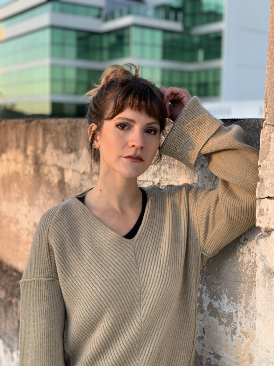 CUATROALHILO_4's tweet photo. Hoy filmamos el Clip de la canción #QueQueria de #AlmaCuatroAlHilo la protagonista fue #FlorCastro que la rompió ! Felices ! 🙏🏻❤️ en breve tenemos Vídeo Nuevo para ser felices !  @vickyalmada https://t.co/Li0xY0pdbR