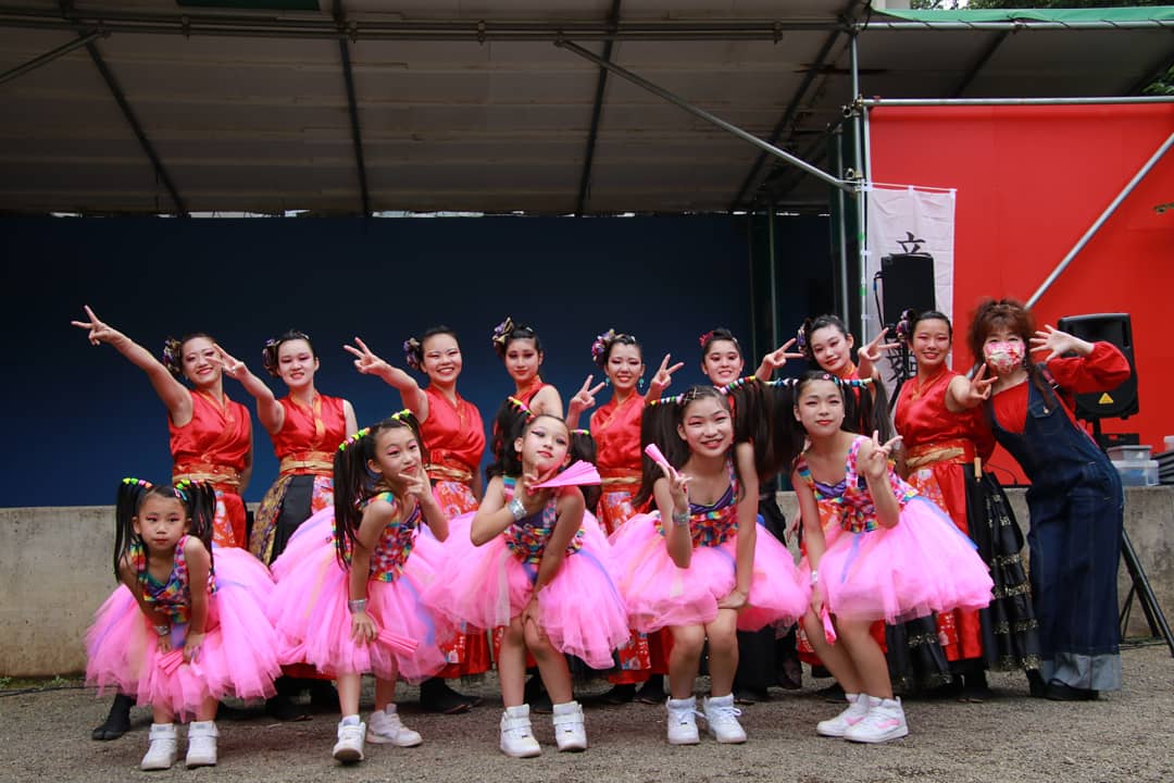 tonmaay777's tweet photo. 【集合写真①】音舞まつりvol3@三島市立公園楽寿園(2021.06.20)
出演チームのみなさま、お疲れ様でした😅
#よさこい好きな人と繋がりたい
#音舞まつりvol3
#疾風っ娘
#cstarstudio
#ripdance
#studiorb
#素敵なステージと演舞ありがとうございました
#次回開催できますように🙏 https://t.co/q10PU6rbFE