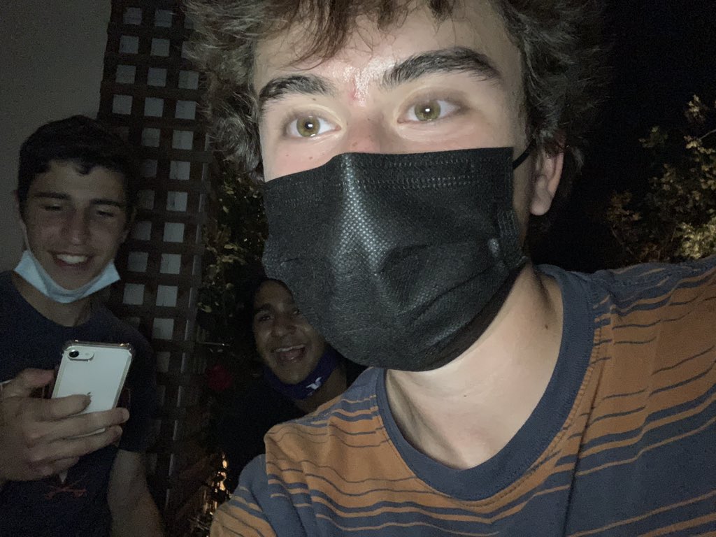 edwardreedsteve's tweet photo. What’s happening? https://t.co/gmjJjiNAl5
