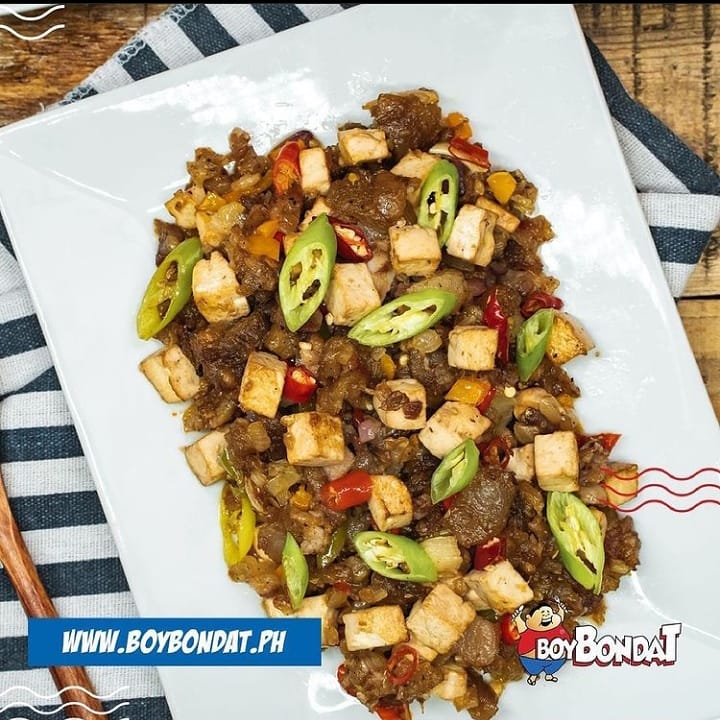 tvi_06's tweet photo. Iba't ibang recipe ng sisig? Meron niyan sa Boy Bondat! 🍽️🍽️

Here's Crispy Sisig Tofu! Find the recipe on their official Instagram account!
➡️https://t.co/EqePnXcqlA

Order now!! 
➡️ https://t.co/nf1P0zutpv

#BoyBondat 
#sisig 
#sisigtofu 
#JVAB https://t.co/ULQJ8KzkOf