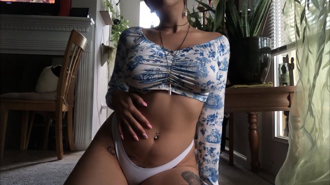It&rsquo;s summertime and your bitch is on my mind https://t.co/ohTU1ekXfK