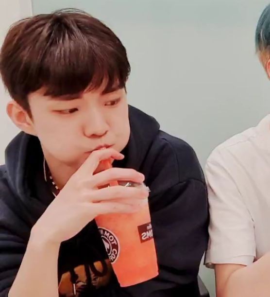 kevkyu247's tweet photo. the category is cheek🍑 https://t.co/Ou764KPOxW