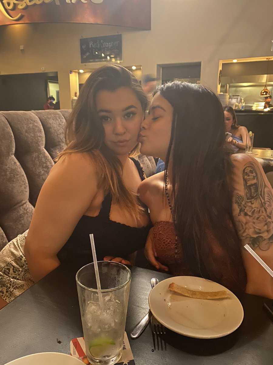 djCYFA's tweet photo. Date night ;) https://t.co/LXhZ4omlKR