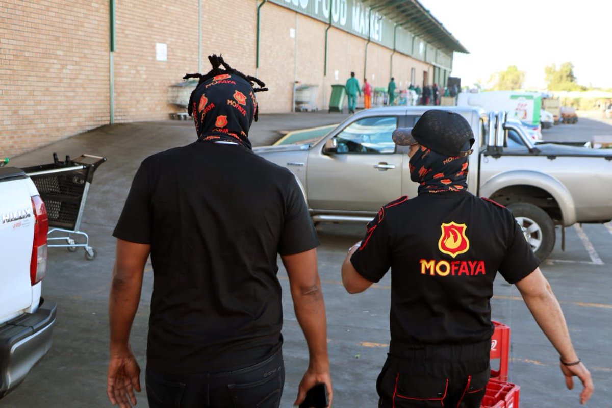 mofaya_official's tweet photo. Walking with confidence! ๐ฅ๐ฅ๐ฅ
Outfits: #MyMoFayaStyle
@djsbu #UmliloObandayo #IgniteYourMind #KhonDrinkYaseKasi #MofayaOfficial #MoFaya #MoFayaEnergyDrink #MoFayaSoftDrink #DJSbu #DJSbuLive #DJSbuTV #MoFayaGear #ThrowBack #WeekendActivation https://t.co/R7sW7hCd1Q