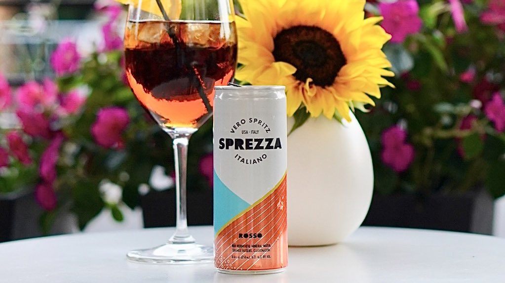 CaffeCalabria's tweet photo. New Italian spritz drinks at the bar. Bubbly and refreshing, Sprezza is the perfect aperitivo.
❤️🇮🇹🍹
#caffecalabria #spritz #sprezza #spritzer #aperitivo #SanDiego #northpark https://t.co/cqlLFFHmbK