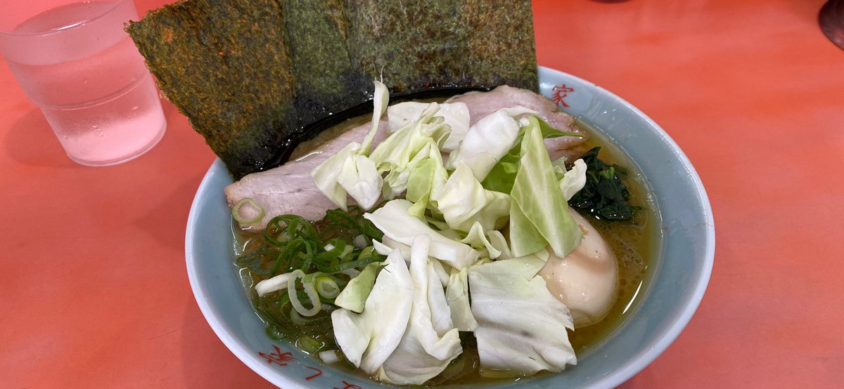 若林順平 長野駅前で家系ラーメンと言えば よし家 家系ラーメン 醤油豚骨 長野市