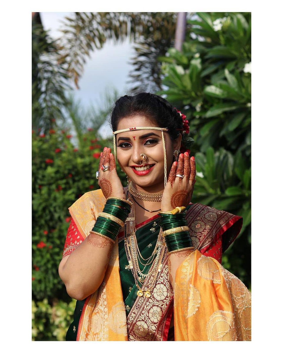 MarathiStars's tweet photo. नवराई माझी नटली..
कशी दिसतेय अभिनेत्री सायली संजीव नवराईच्या च्या पेहरावात..
#shubhmangalonline #marathistars #sayalisanjeev #suyashtilak
#haladiceremony #marathiwedding #weddinglook #colorsmarathi #marathitvserial #marathisaaj #marathifashion
@sayalisanj https://t.co/XeSZtZ3oJV