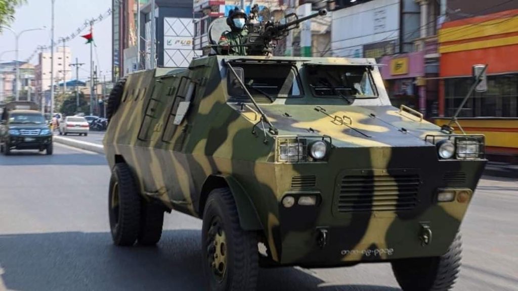 <a href="/hrw/">Human Rights Watch</a> Now #Mandalay is in danger, Military Terrorists raided and attacked the main base of Mandalay People Defence Forces (PDF Mandalay). And now they are patrolling with armed tanks and trucks to threaten people.
#WhatsHappeningInMyanmar #June22Coup