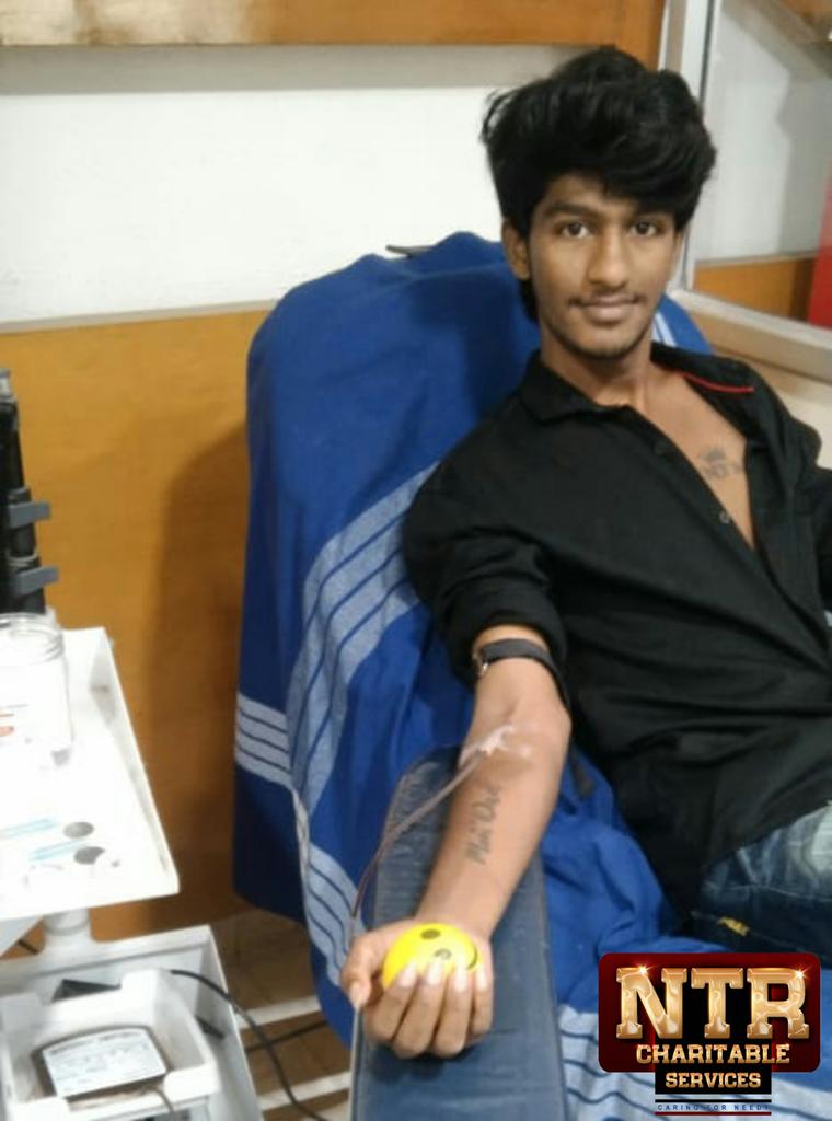 NTR_Charities's tweet photo. Our Team #TirupatiNTRFans Member Mr #Shyam Donated Blood For An Emergency Case In Tirupati.

@tarak9999 ❤️
#NTRCharitableServices
#CaringForNeedy https://t.co/AOot0gzEac