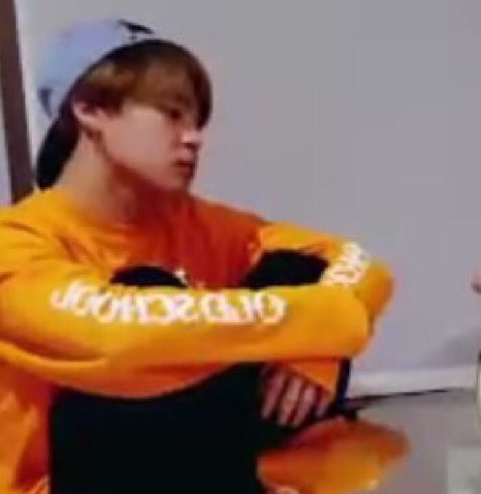 btskzco's tweet image. 2 smol boys