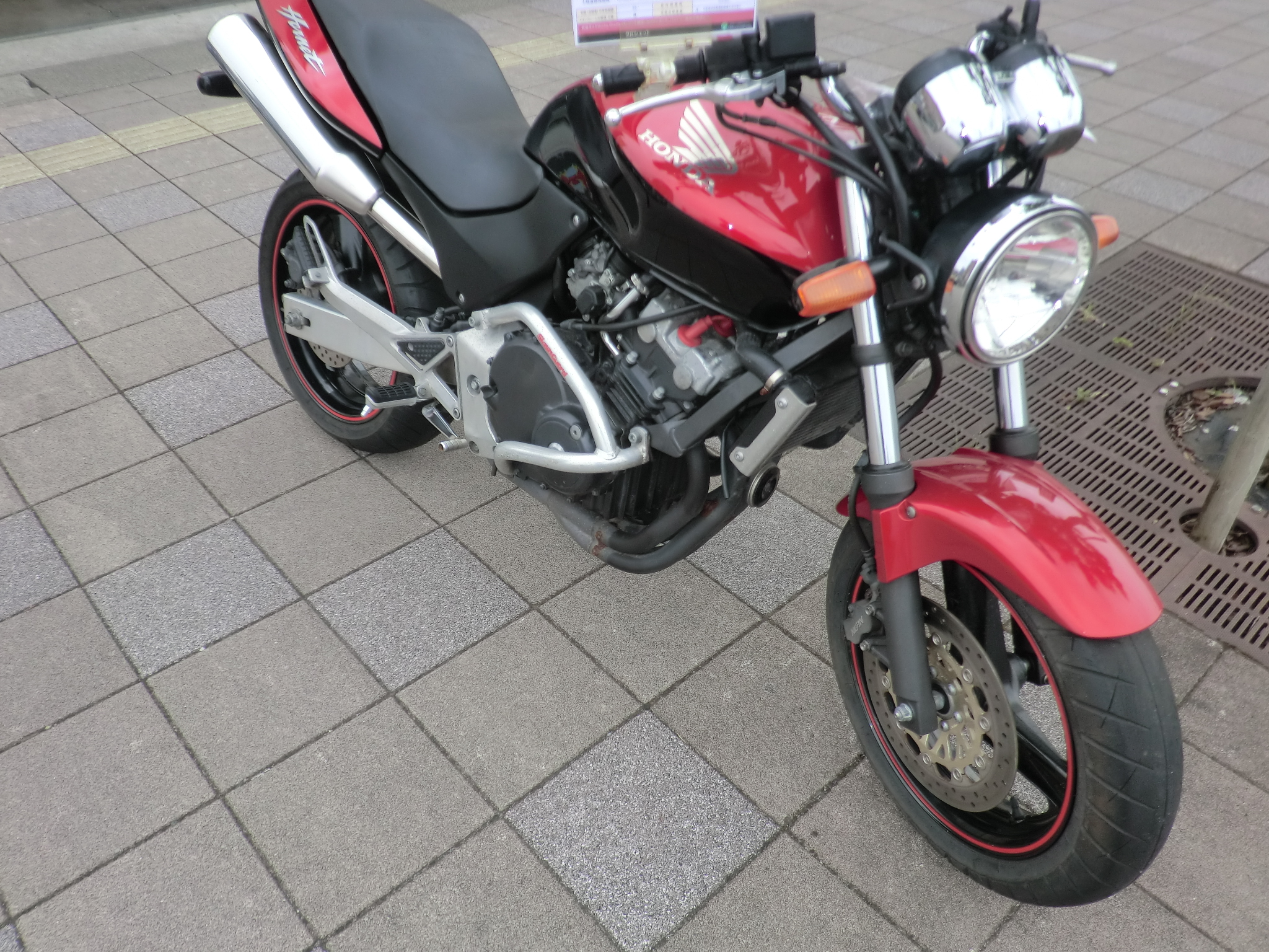 ホンダウイング クロシェット ホーネット250 デラックス中古車でご用意しました タンク シート 前後タイヤはご納車時に新品交換させていただきます この3つは車両価格に含まれています 走行距離22 576km 黒 赤 エンジンガード付き お問い合わせ等