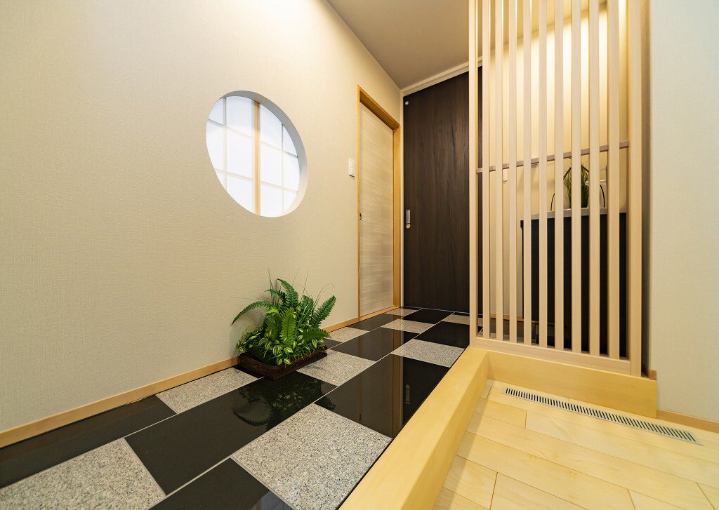 クーディーホーム アスカ創建 こだわりぬいた注文住宅 クーディーホーム アスカ創建 上越市 オシャレな家 リゾートな暮らし 住宅 インテリアコーディネート デザイン住宅 施工事例 工務店 照明 玄関照明 おうちづくり マイホーム記録 玄関