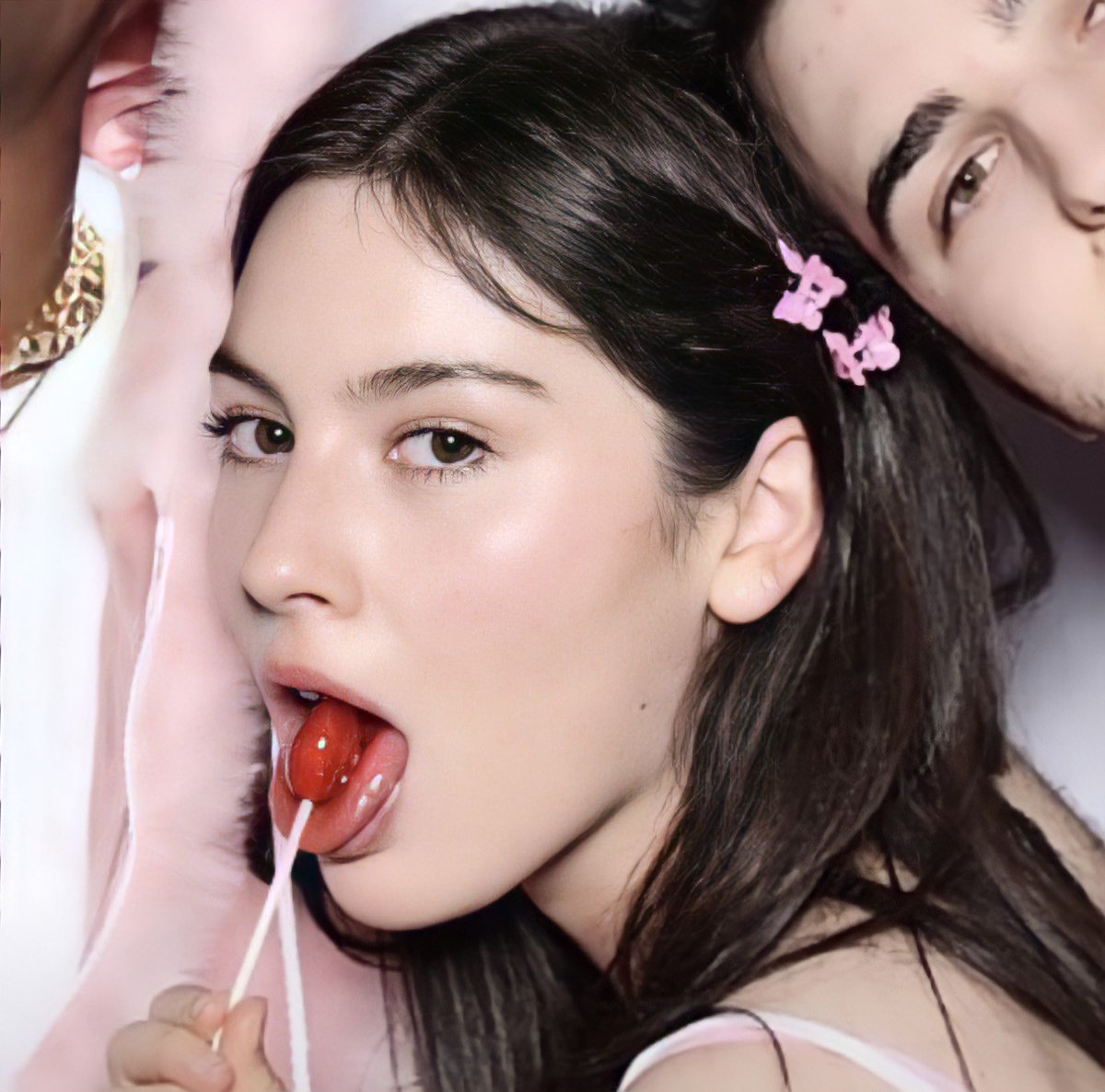 duwit's tweet image. Hello, this is Gracie Abrams. I’m looking for new friends, so i do #openfollow for all western rps. Please tap the retweet button and i’ll follow you, don’t forget to followback. Thank you. ࿔