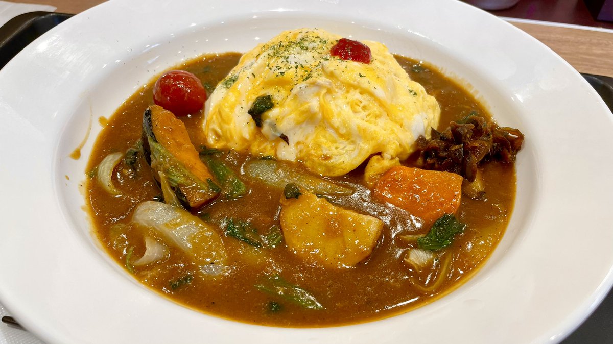 Imp 彩り野菜カレーライス少なめマイルド トッピングオムレツ マイカリー食堂 ひばりヶ丘店 オープンセールで月末までお安いうまい 近所にできて嬉しいなぁ