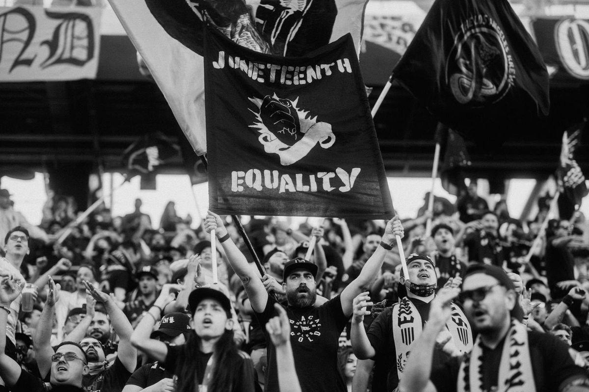 ✊🏾