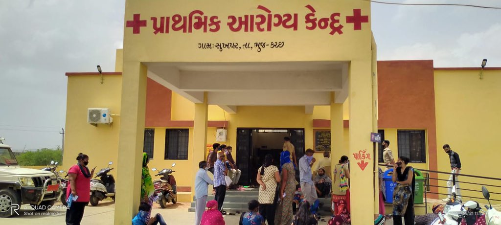 dismgmtkut's tweet photo. District administration hearty congratulate citizens of kutch for enthusiasm for vaccination.. let’s continue this MAHAABHIYAAN as JANAANDOLAN @KutchDdo @CollectorKutch @MoHFW_GUJARAT @Bhujmahiti https://t.co/DajmKfW04q