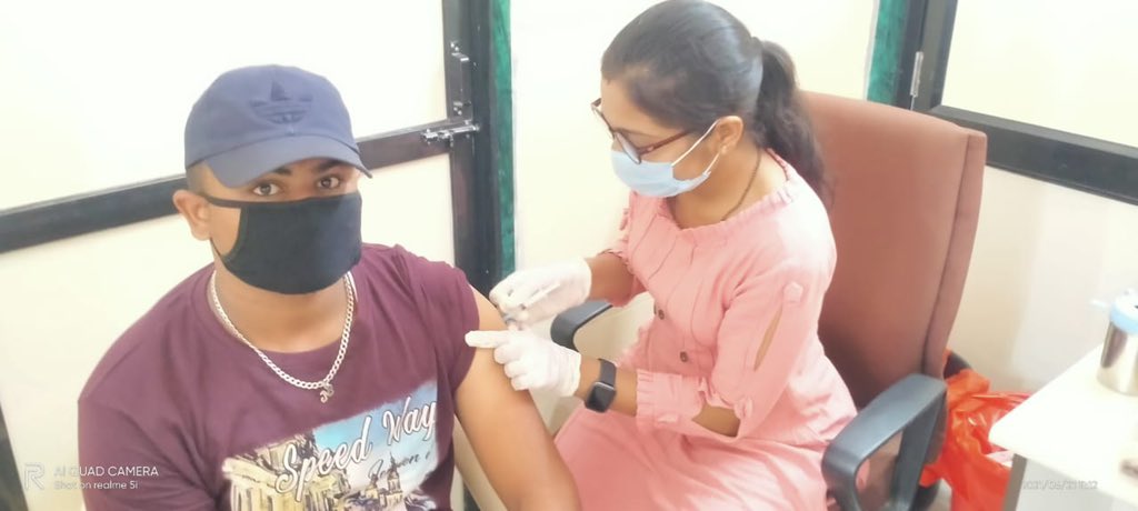 dismgmtkut's tweet photo. District administration hearty congratulate citizens of kutch for enthusiasm for vaccination.. let’s continue this MAHAABHIYAAN as JANAANDOLAN @KutchDdo @CollectorKutch @MoHFW_GUJARAT @Bhujmahiti https://t.co/DajmKfW04q