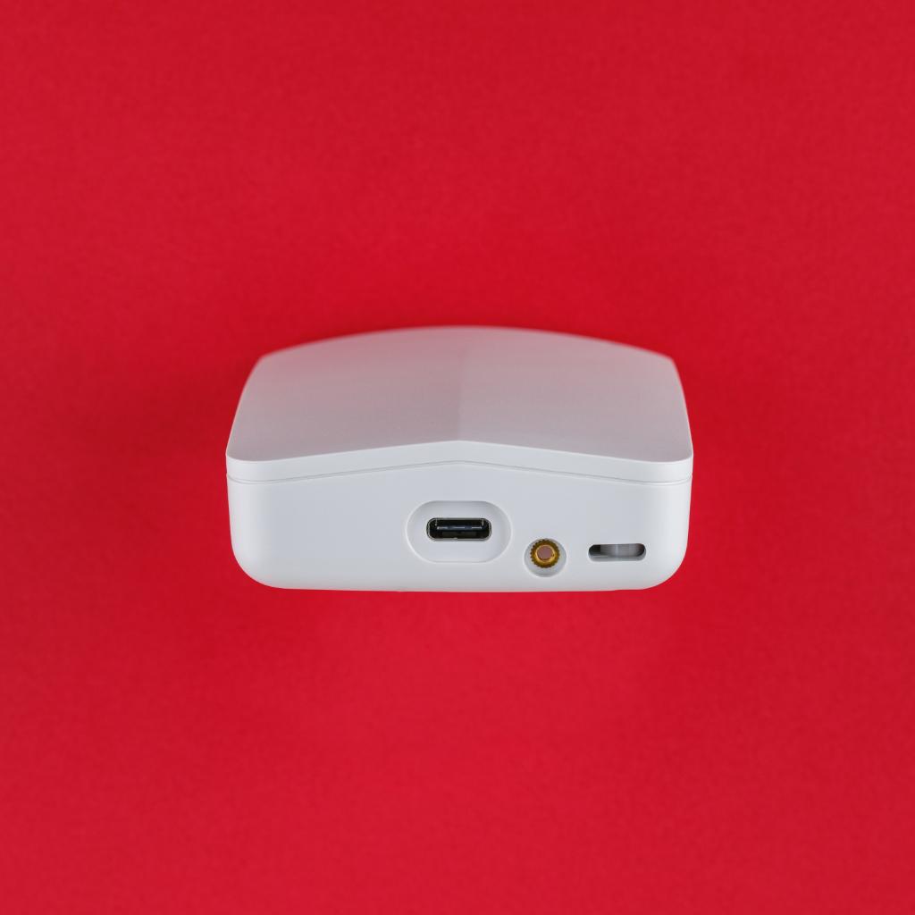 Cisco_Japan's tweet photo. シスコの #クラウド 管理型屋内用センサーの #MerakiMT 10
従来の複雑な #センサー システムとは異なり、ゲートウェイや管理ソフトウェアを必要としないのがポイント✅
とってもシンプルにリアルタイムで温湿度を管理できるセンサーです💯

#ciscosystems #meraki #ガジェット #detail #ガジェット好き https://t.co/KeMiePNXQu