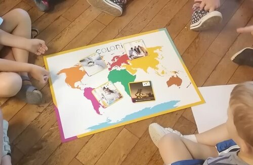 Comment faire découvrir la face cachée des smartphones à des enfants dès 5 ans ? 

Avec l'activité ludique proposée par @COLORIeducation et mise au point avec <a href="/greenit/">GreenIT.fr</a>

greenit.fr/2021/06/22/dec…

#SobNum #NumériqueResponsable #greenIT #éducation #smartphone #Montessori