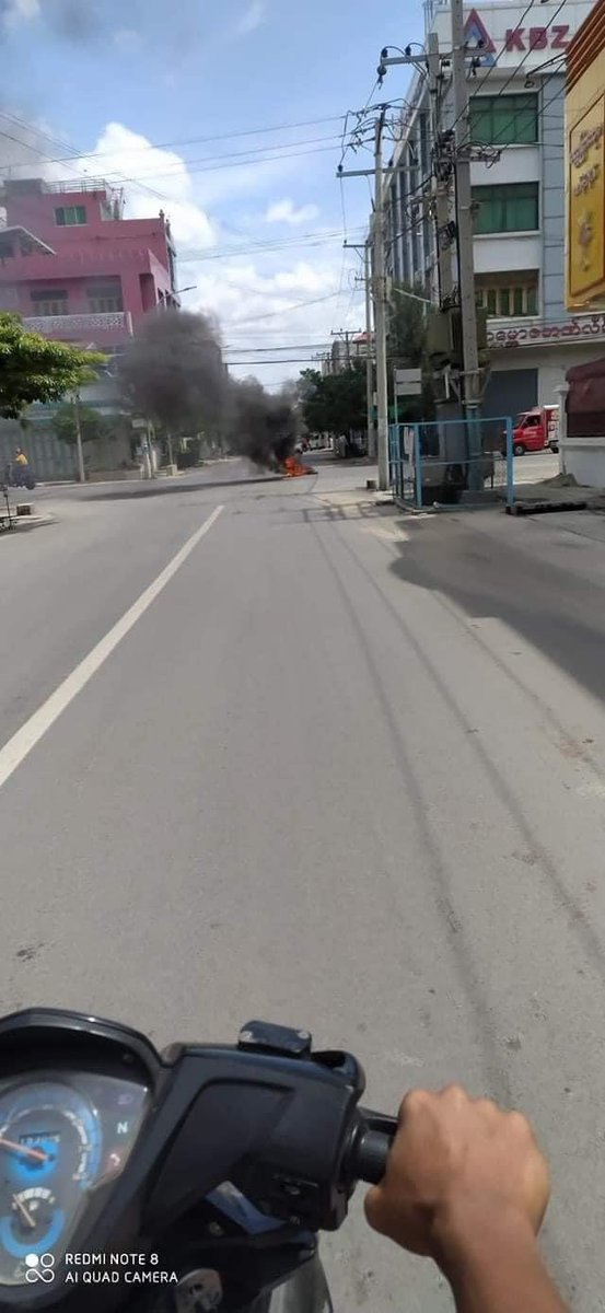 awesomegrace13's tweet photo. A series of bombings in #Mandalay occurred after Terrorists fired at protesters.The situation has become complicated. Armored vehicles r now patrolling and more Terrorist forces from Pyin-Oo-Lwin headed towards Mandalay #WhatsHappeningInMyanmar #June22Coup https://t.co/PyDw0d7L9J