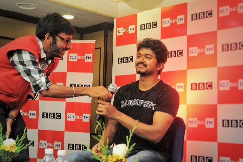 directoranu's tweet photo. I took these pics of #ilayathalapathyvijay back in 2011 when I was working as reporter in @AnandaVikatan It was a dream come true moment for me, to see him so close 🙈 I couldn't stop myself from clicking all his cute expressions.❤️ #HBDTHALAPATHYVijay #HappyBirthdayThalapathy https://t.co/gqwPgKuL5x