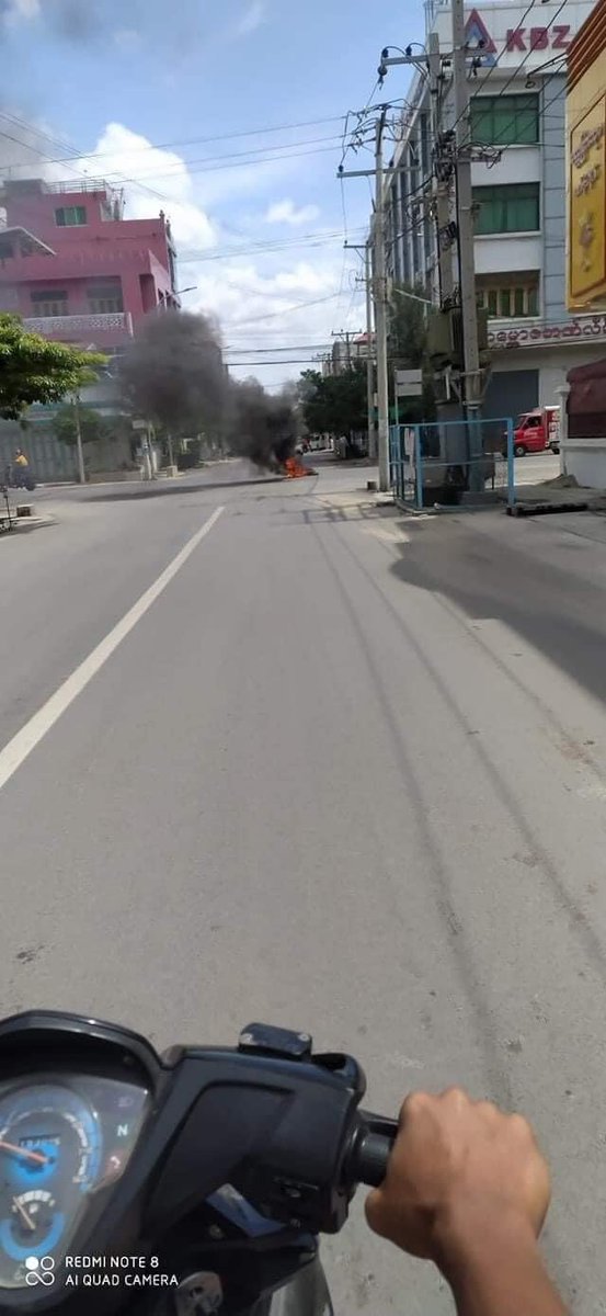Mandalay ❗️❗️❗️
SAC reinforced security in #Mandalay , also tanks were roaming in the city today. 
Locals said The SAC thugs on patrolling trucks opened gunfires and threw bombs also. 

#WhatsHappeningInMyanmar
#June22Coup