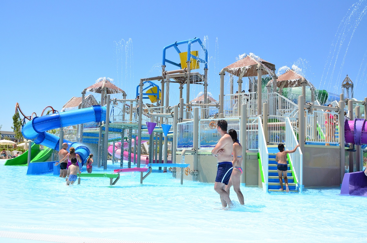 HotelLasArtes's tweet photo. Aprovecha y da la bienvenida al ☀verano☀ con nuestra Oferta Escapada Warner 🙌 https://t.co/v9VyiUefLW https://t.co/pVHNv6C5Rd
