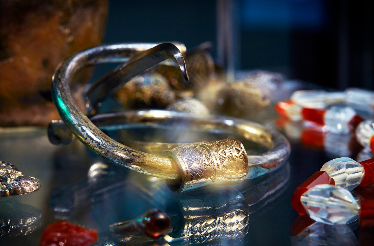 arkeloggen's tweet photo. On 24 June a new 1000 square metre large Viking Age exhibition will open at @historiskamuse in Stockholm with 2500 objects, interactive stations and online content. According to the museum the exhibition is the largest of its kind. 
📷 Erik Lernestål, Historiska museet/SHM CC-BY https://t.co/wbZgGVBGe8