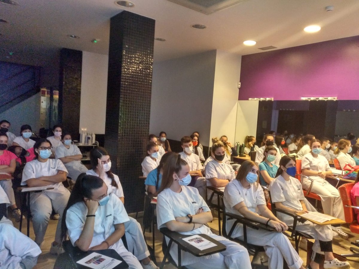 Desde #agadelprise seguimos difundiendo las patologías linfáticas, hoy tocaba en Academia Beta 😀 compartiendo nuestro conocimiento con las nuevas generaciones. Unas chicas estupendas !! Un saludo 💙💙 #lipedemagipuzkoa