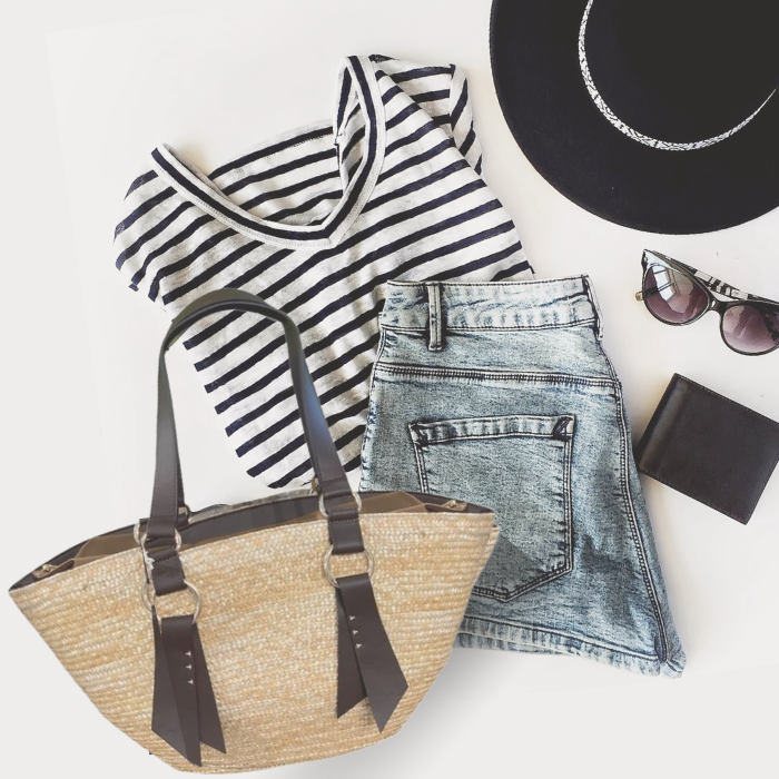 Summer essentials 😎  denim shorts, striped t-shirt, and the must-have item of the moment: the STRAW BAG. Perfect for picnics in the park or a quick trip to the local food shop. Effortlessly cool. ⁠theleathermob.com/product/bali-w…
⁠
#strawbag #summeressentials #theleathermob