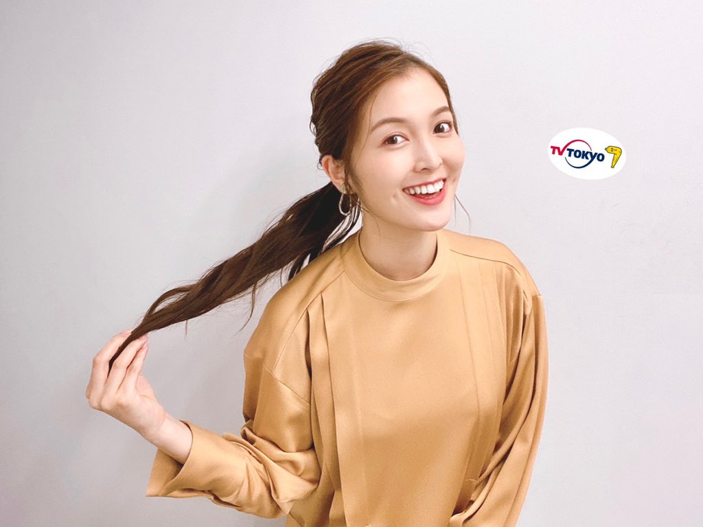 テレビ東京アナウンス部 公式 S Tweet 髪を切るタイミングで悩んでいる 福田典子 です 以前 大江さんと同じメイク時間になった時に ヘアメイクしてもらうときに背もたれに寄りかかると 髪の毛が背中と椅子で挟まっちゃうよね なんて話していました