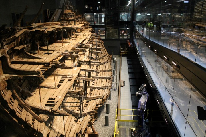 The ship and the context galleries lit up brightly.