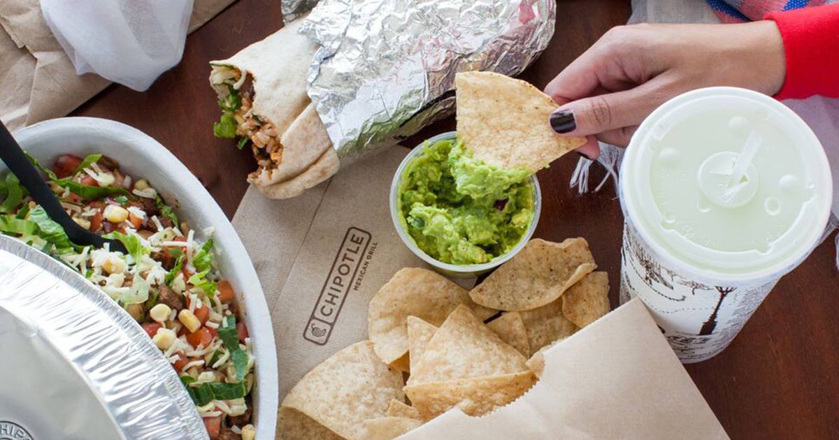 Grocerant's tweet photo. Is Chipotle Gambling with Success #VirtualKitchens #VirtualRestaurants #FoodTechnology #Grocerant #NRA #Foodservice #Anuga #IFMA #PLMA #FoodMarketing #Advertising #GrocerantGuru #FoodserviceSolutions #Beverages https://t.co/X5DRwwOqxT https://t.co/BJGKzdgvqx