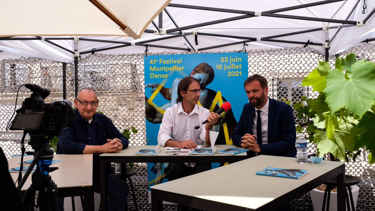 MontpellierDans's tweet photo. En direct de l’Esplanade de la danse Jean-Paul Montanari, directeur de @MontpellierDans et @MDelafosse, maire de @montpellier_ et président de @Montpellier3m annoncent l’ouverture de la 41e édition ! 
🎥 Diffusion à 18h sur les pages Facebook de @Midilibre et @MontpellierDans https://t.co/tAuLxSH9lZ