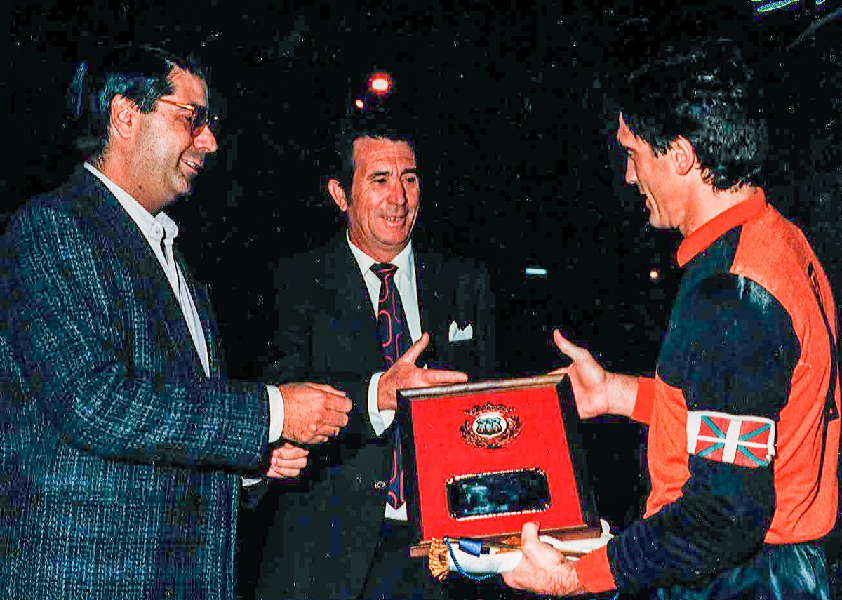 🔜🏆🇪🇸

¡𝗖𝗢𝗡𝗙𝗜𝗥𝗠𝗔𝗗𝗢! La #CopaDelRey volverá a Montijo 𝟯𝟱 𝗮𝗻̃𝗼𝘀 𝗱𝗲𝘀𝗽𝘂𝗲́𝘀 🤩 tras aquel encuentro ante la <a href="/RealSociedad/">Real Sociedad Fútbol</a> el 22 de octubre de 1986.

#UDM | #Desde1922