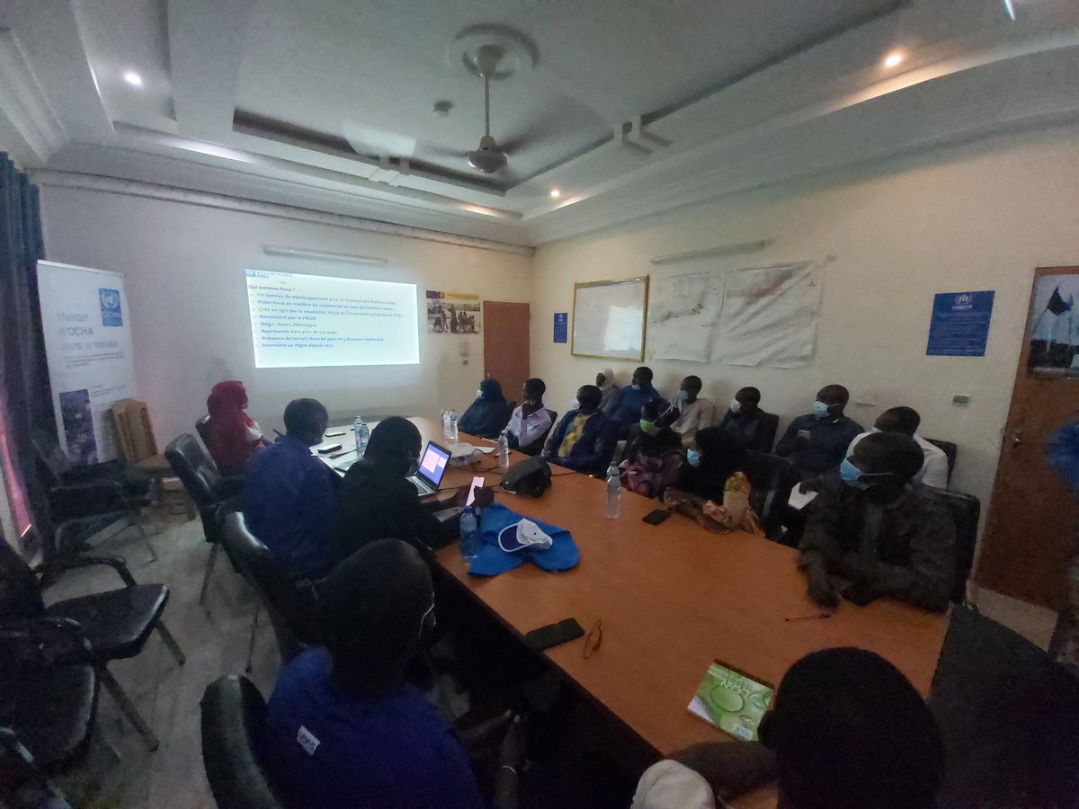 ProgramVNUNiger's tweet photo. #Tillabery présentation des opportunités de #volontariat à la #Jeunesse de la ville. L'occasion pour cette jeunesse de découvrir la définition et les modalités du volontariat des Nations unies.
#noussommeslinspirationenaction https://t.co/Kk5zXY1qwB