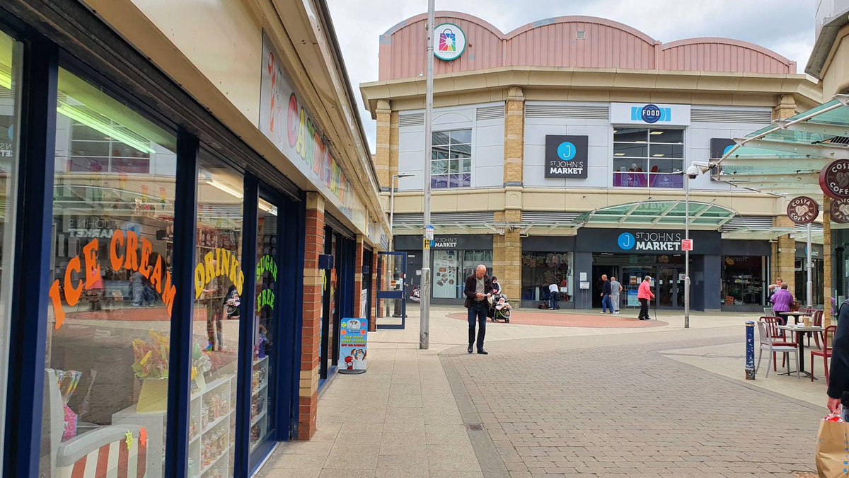 Humberbeat_NL's tweet photo. #Scunthorpe Hello everyone hope we are all feeling good today. Just to let you know officers are on foot patrol on the High Street and surrounding streets. If you see any of us say hello. #PCSMiller #Inyourcommunity #crimeprevention #keepsafe https://t.co/yq0I2P0rfl
