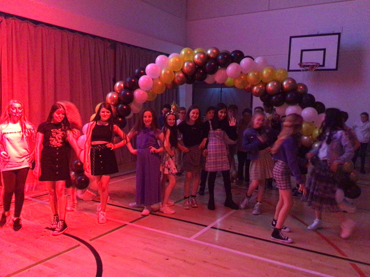 stclarespserc's tweet photo. The wait is over! The P7 Leavers’ Disco photos have been collated and are ready! #teamstclares #makingmemories https://t.co/sVdvjonz1u