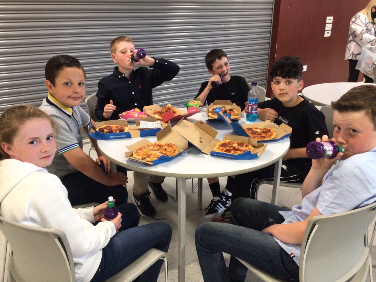 stclarespserc's tweet photo. The wait is over! The P7 Leavers’ Disco photos have been collated and are ready! #teamstclares #makingmemories https://t.co/pOk5hLcCLR