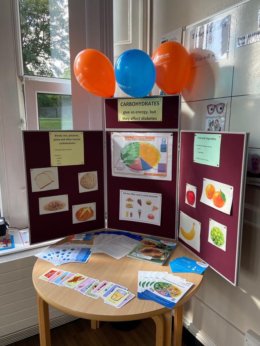 Toni LD Dietitian and Charlotte student dietitian raising awareness around diet and diabetes today 
🍎🥖🥔🍌
#LearningDisabilityweek #diabetesawareness #lddietitians @ToniLouise_RD <a href="/GeraghtyRd/">Lauren Geraghty RD (she/her)</a>