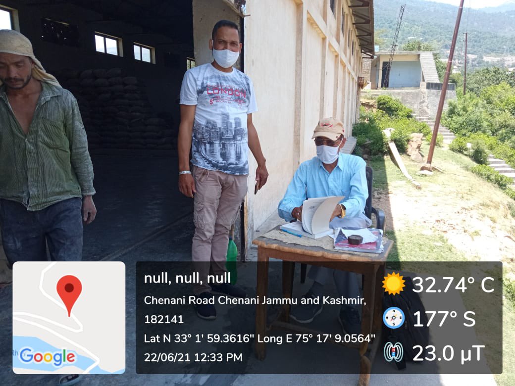 AD_FOOD_UDH's tweet photo. Distribution of PMGKAY and NFSA Ration in District Udhampur https://t.co/vNNtZQN6cG