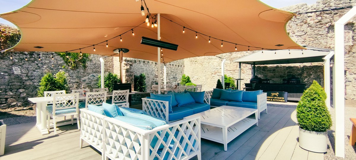 MikeyRyans's tweet photo. It's a beautiful day for #OutdoorDining in #Cashel here @MikeyRyans. โ๏ธ Limited availability for Brunch and Lunch this week, so give us a call in advance if you would like to book a table - 06262007. #BringTheSuncream #KeepDiscovering #EveryoneBackToMikeys #Ireland https://t.co/SOPaG0YiHW