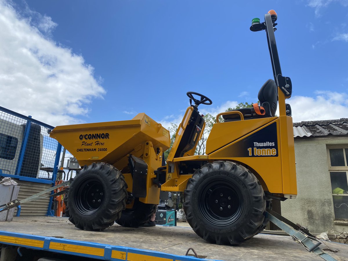 New 1ton dumper added to the fleet this morning 
Thank you CBL, top service as usual 👍🏻 <a href="/simonsaan/">Simon</a> <a href="/CBL_Bristol/">CBL Bristol depot</a> <a href="/cbl_plant/">CBL</a> <a href="/ThwaitesDumpers/">Site Dumpers</a> <a href="/JohnElliott36/">John.Elliott</a>