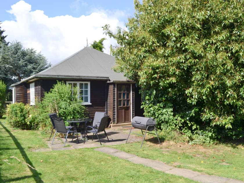 aroundaboutbrit's tweet photo. There is a collection of cottages to choose from at Scarning Dale, all enjoying glorious countryside surroundings & the shared use of a beautiful swimming pool!
https://t.co/GOukGh0htR
#SelfCatering #Scarning #Dereham #Norfolk #HolidayCottage #Countryside #FamilyHoliday https://t.co/0BfMWbMau3